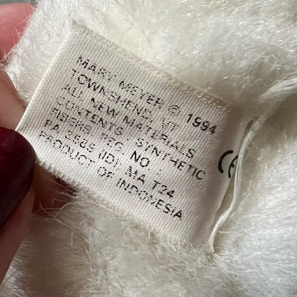 VINTAGE Mary Meyer 1994 Polar Bear Plush - Picture 4 of 4